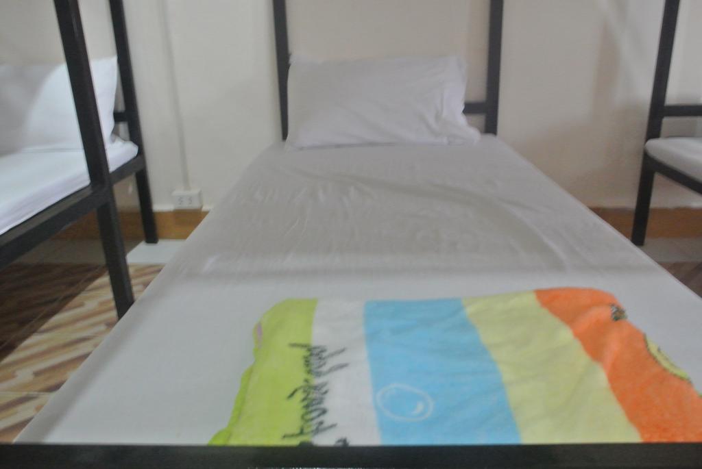 Orange Backpacker Hostel Vientiane Zimmer foto